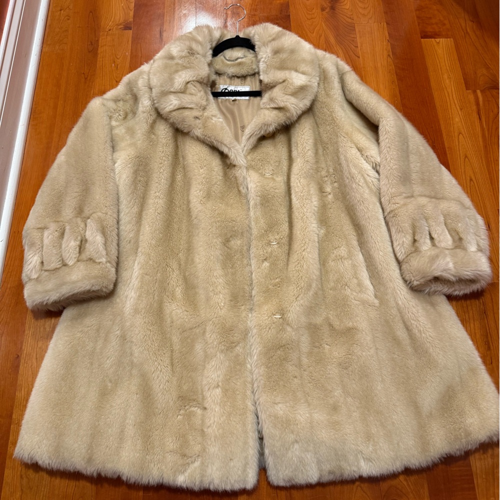 Luxurious Cream Faux Fur Coat